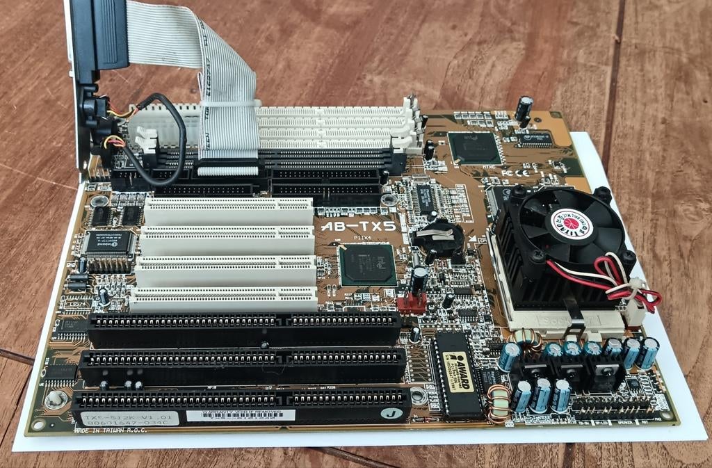 Vintage moederbord AB-TX5 met processor socket 7, Computers en Software, Ophalen of Verzenden
