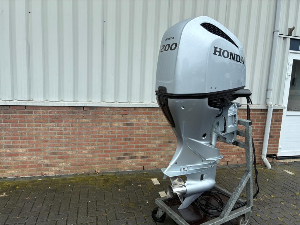 Honda 200 pk 4 takt, bouwjaar 2025, nieuwstaat ! Powertrim, Japan, Honda, Viertaktmotor, Ophalen of Verzenden