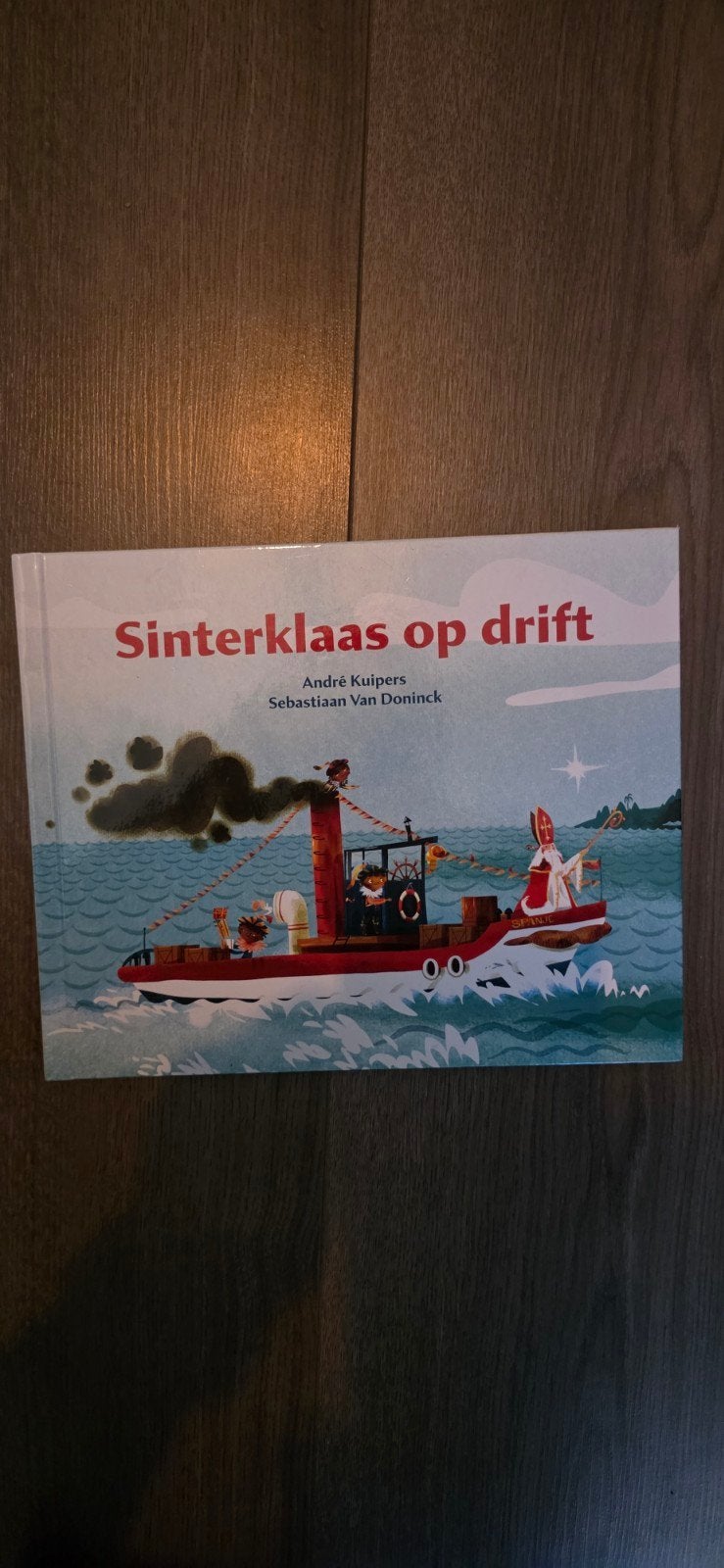 Sinterklaas op drift - André Kuipers & Sebastiaan Van Donink, Ophalen of Verzenden, Zo goed als nieuw, André Kuipers, Fictie algemeen