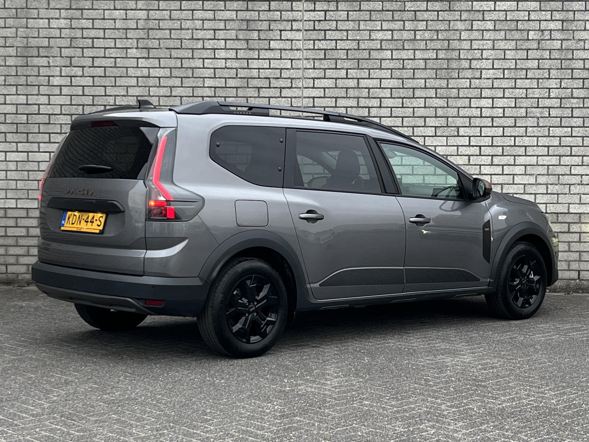 Dacia Jogger 1.8 Hybrid 155 Limited Edition 7p. | Camera | N, Auto's, Met garantie (alle), 7 stoelen, Origineel Nederlands, Bedrijf