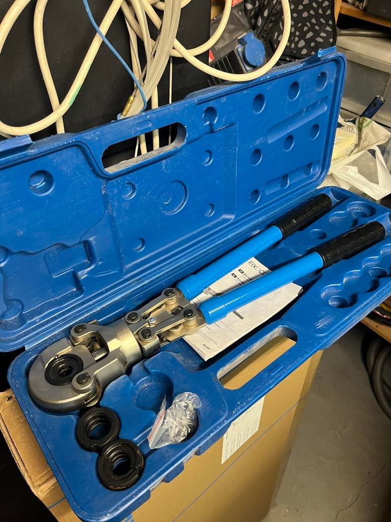 Perstang uponor, Doe-het-zelf en Verbouw, Gereedschap | Handgereedschap, Ophalen of Verzenden, Zo goed als nieuw