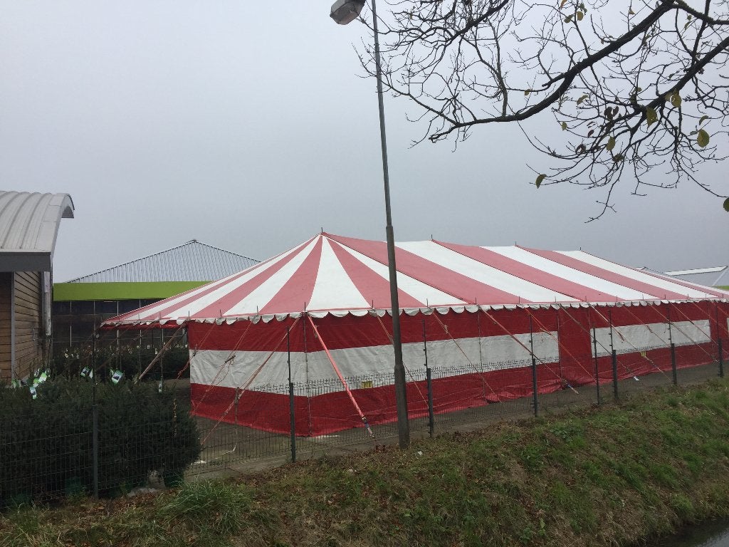 Rood-witte spantent 12 meter breed, Ophalen, Bressers Holding BV, Info@bresserstenten.nl, Middendijk 38D te Helmond