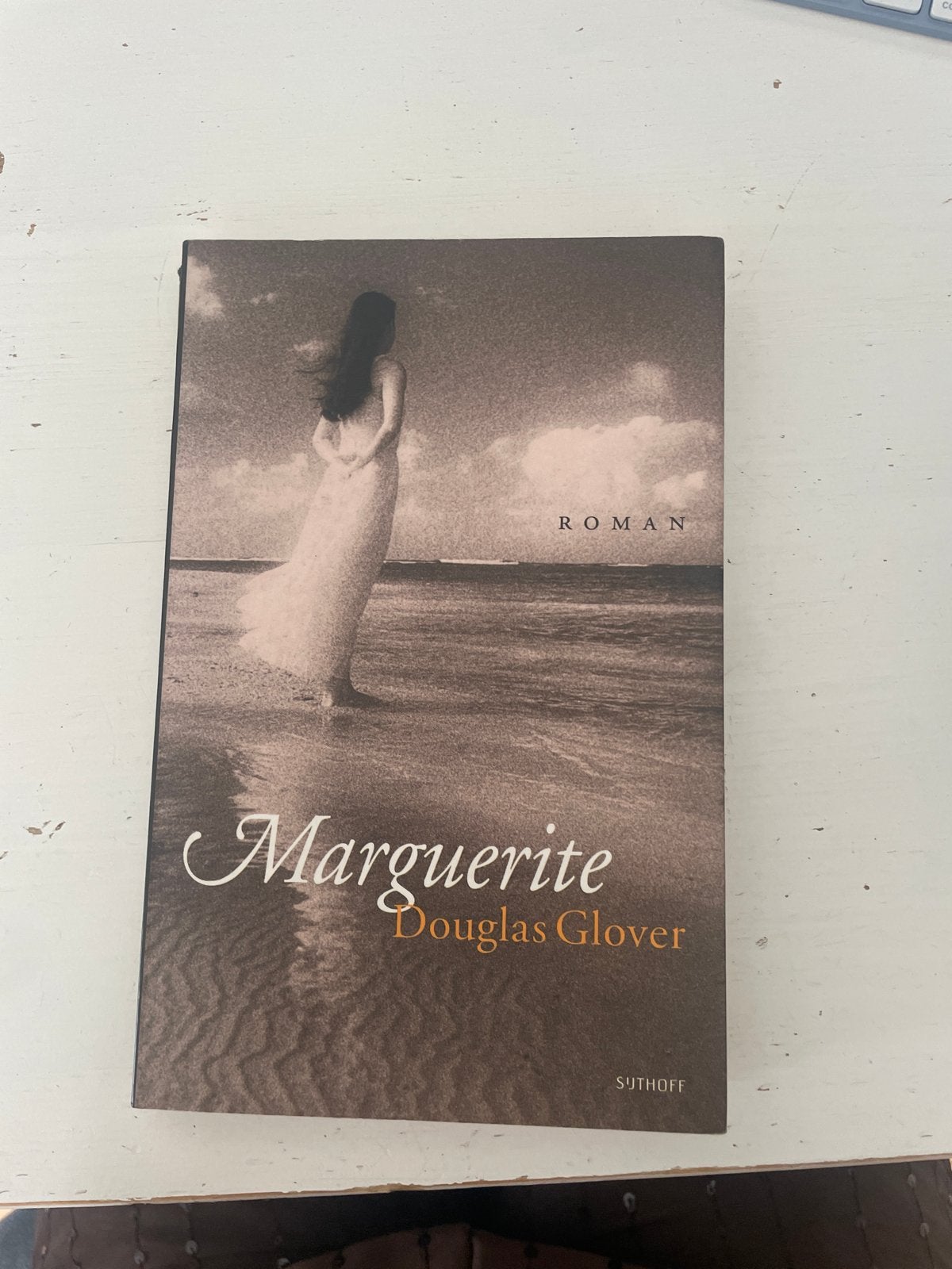 Marguerite - Douglas Glover (Roman), Boeken, Ophalen of Verzenden, Gelezen, Europa overig