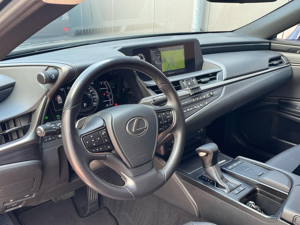 Lexus ES 300h Business Dealer Onderhouden Mooie auto, Gebruikt, Euro 6, 4 cilinders, 2487 cc