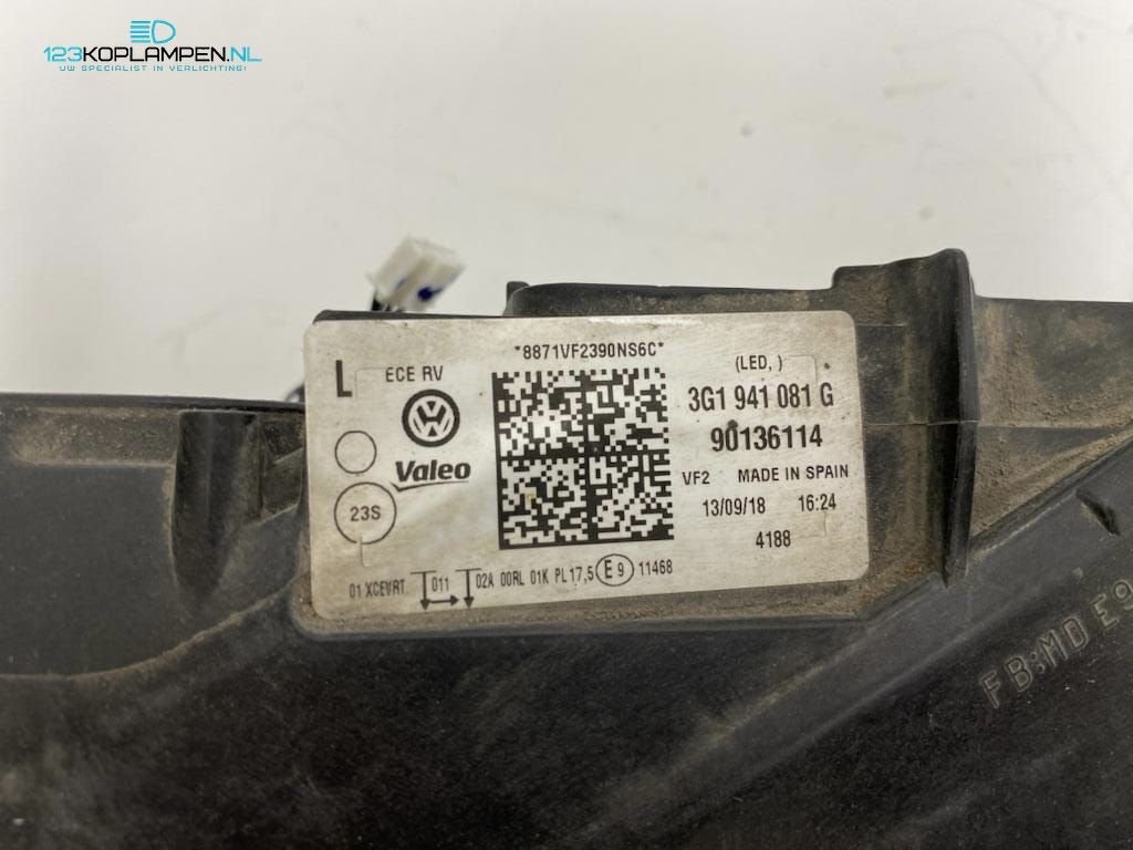 VW Volkswagen Passat B8 Full LED koplamp links, Gebruikt, -, Volkswagen, -