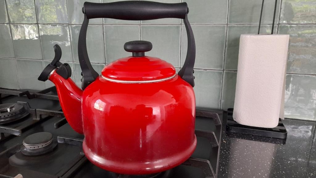 Le Creuset fluitketel 2.1 liter rood, Huis en Inrichting, Ophalen of Verzenden