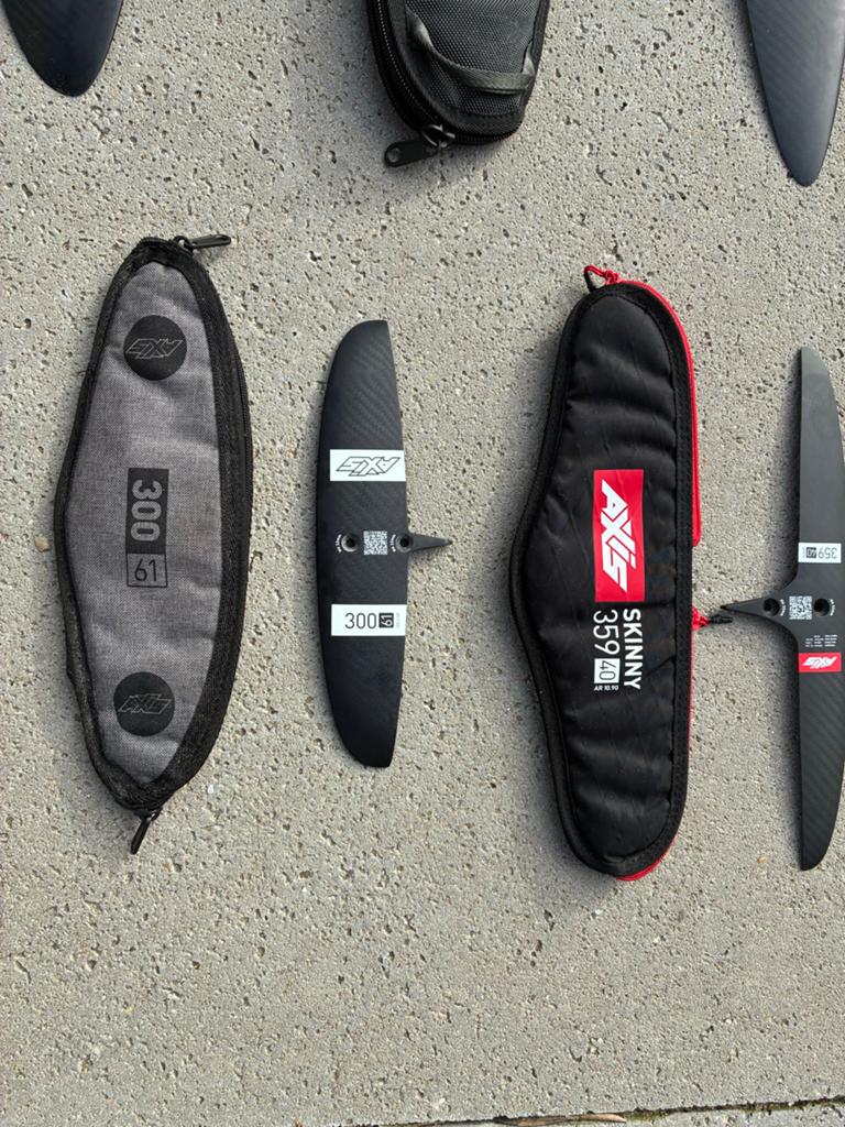 Axis foil  spitfire  840 , +rear en 2 skinnys, Ophalen of Verzenden, Zo goed als nieuw, Wingsurf-onderdelen