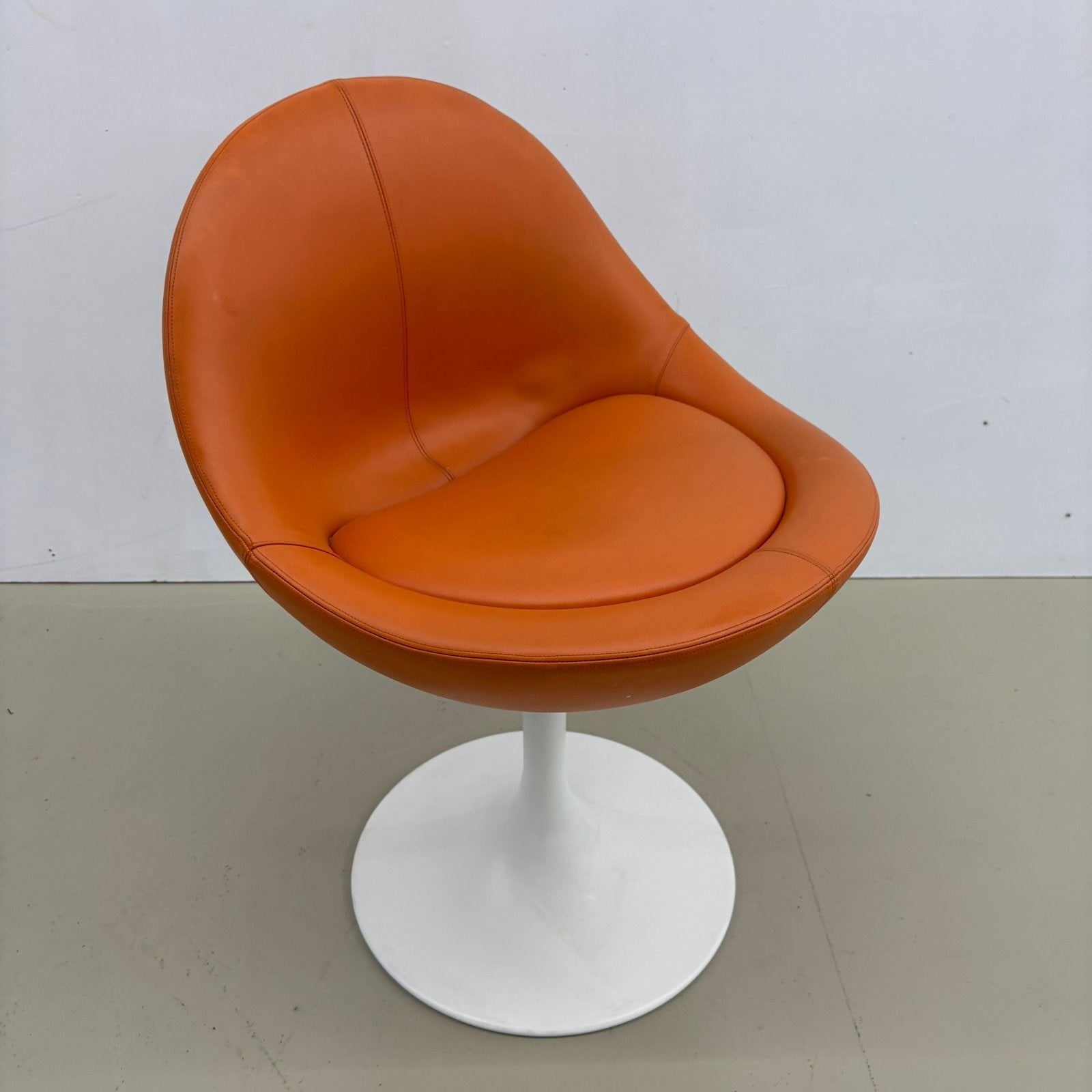 Börje Johanson kuipstoeltje model Venus op tulpvoet, Overige kleuren, ., Overige materialen, Zo goed als nieuw
