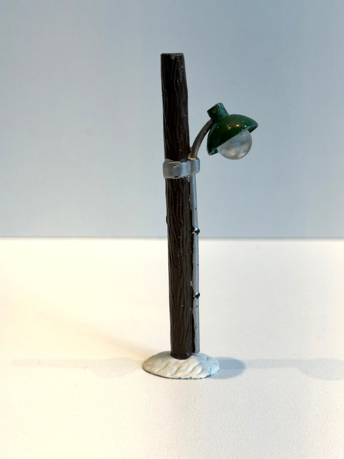 Holiday Expressions - Metal Lamp Post, Verzenden