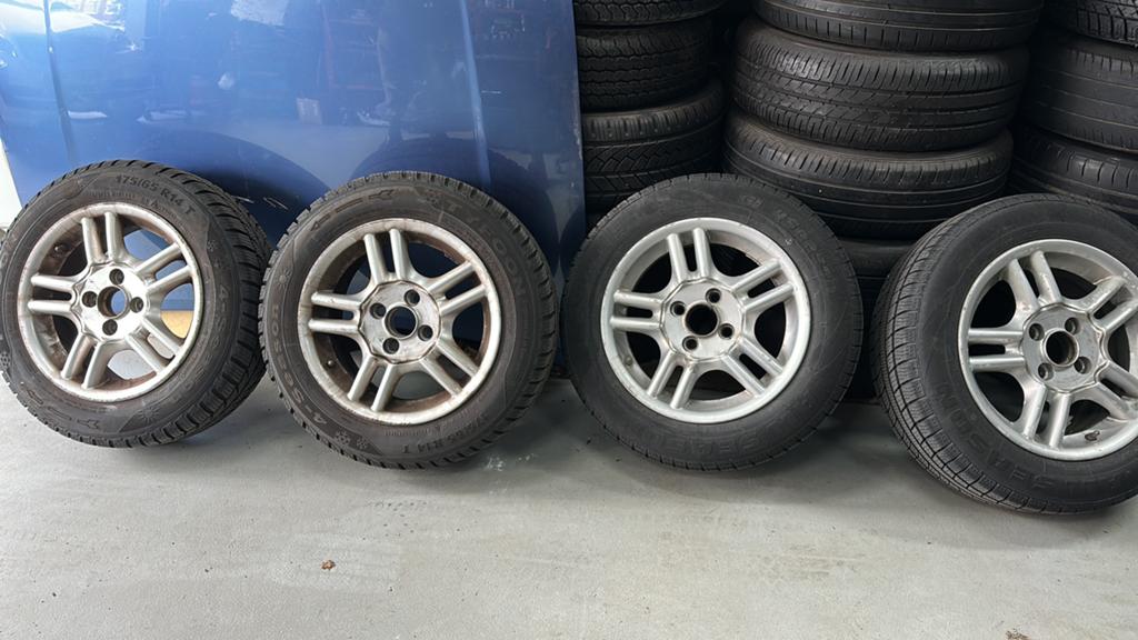 Toyota Starlet P9 Sportvelgen Met Zo Goed Als Nieuwe Banden., Ophalen, All Season, Band(en)