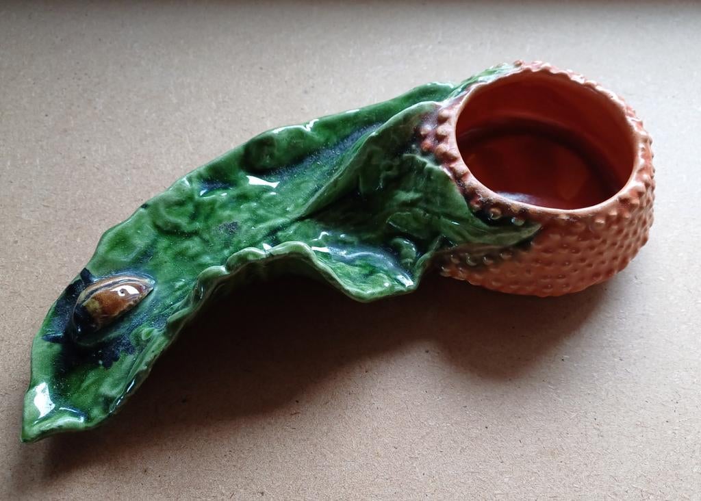 Oud Oosters Bewerkt Bakje met Tekst aan Onderzijde voor € 10, Antiek en Kunst, Ophalen