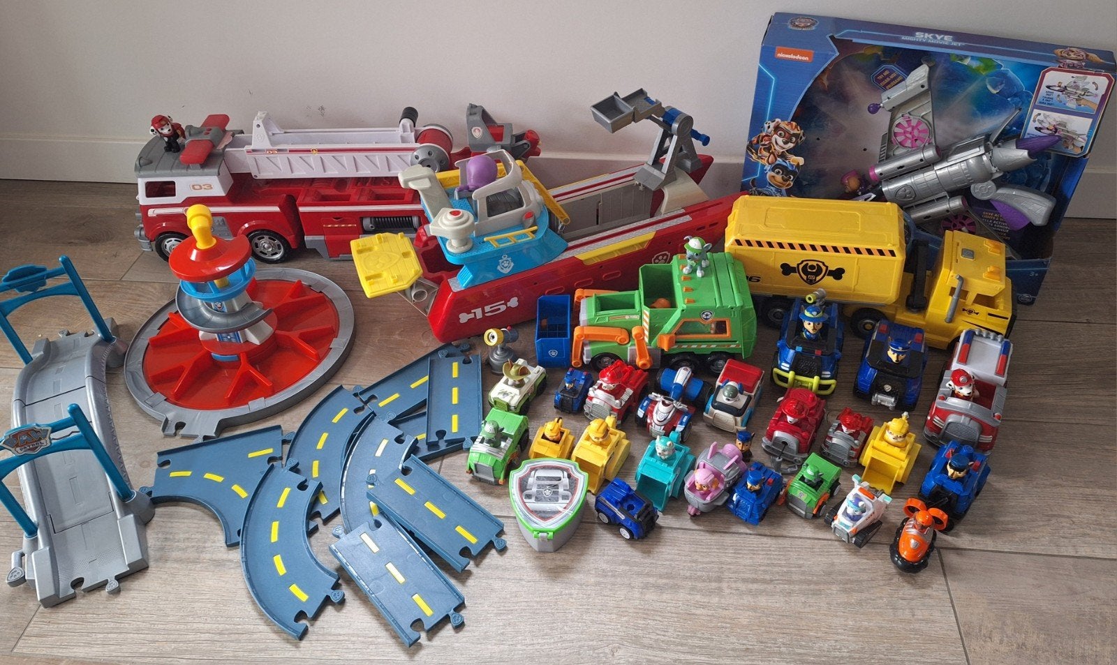 Grote Paw Patrol speelgoedcollectie met voertuigen en banen, Ophalen, Gebruikt