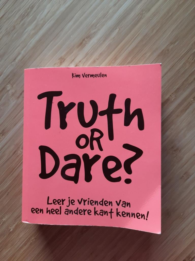 Truth or dare boek met allerlei vragen en opdrachten, Boeken, Ophalen of Verzenden, Zo goed als nieuw, Anekdotes en Observaties