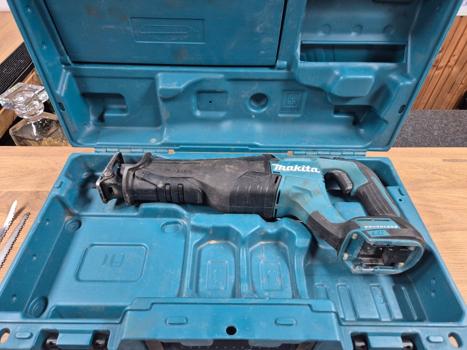 Makita DJR187 18V Accu Reciprozaag met koffer, Doe-het-zelf en Verbouw, Gereedschap | Zaagmachines, Ophalen, Gebruikt, 70 mm of meer