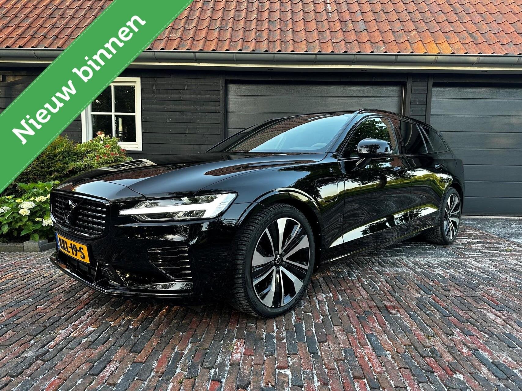 Luxe Volvo V60 2.0 T6 Recharge AWD R-Design Pano/El.trek.h, Automaat, Gebruikt, 4 cilinders, Hybride Elektrisch/Benzine