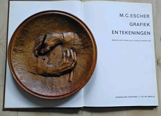 M.C. Escher Grafiek en Tekeningen hardcover + houtsnijwerk, Boeken, Ophalen