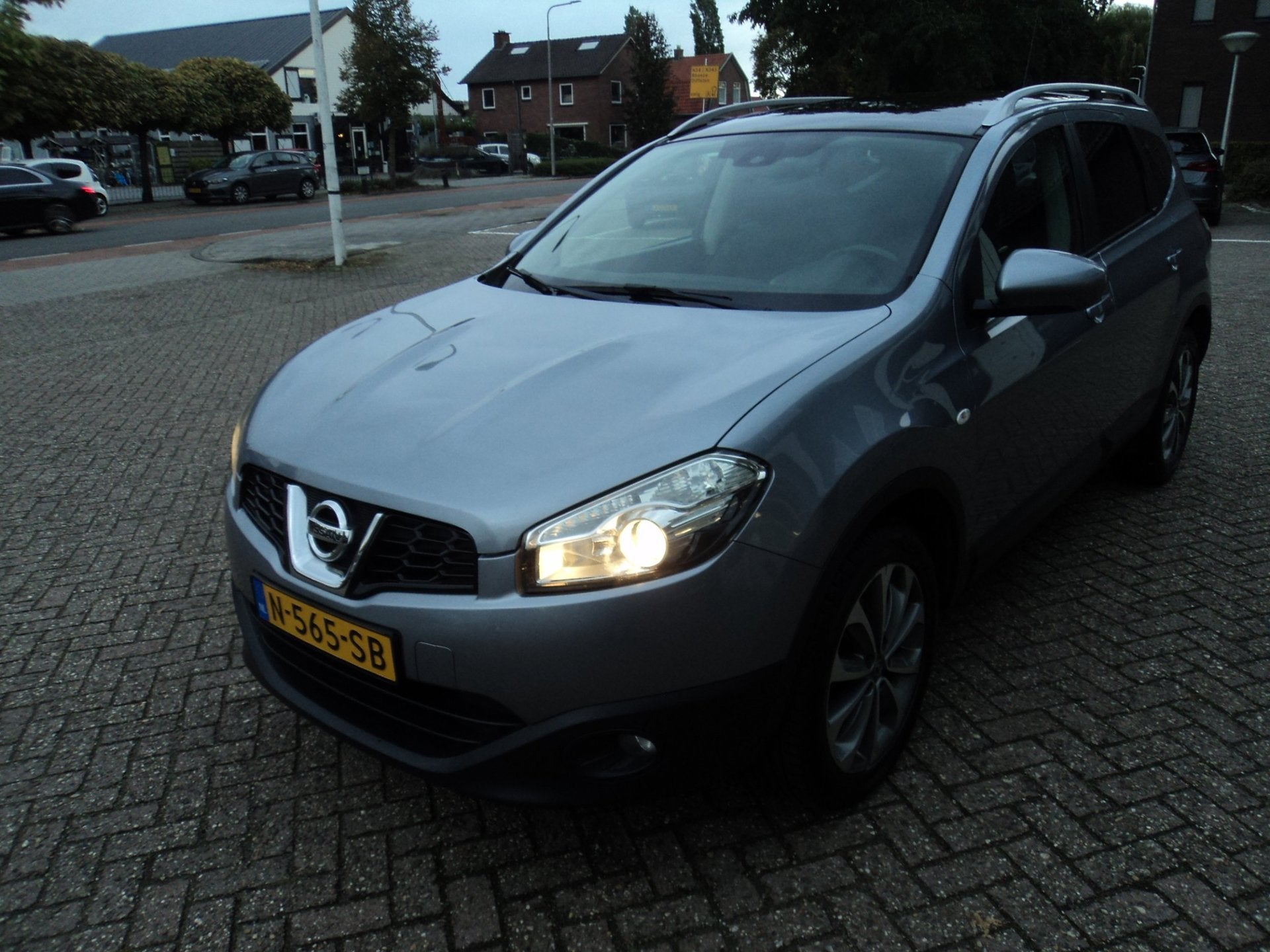 Nissan Qashqai +2 1.6 Visia Cruise Camera Pano, Auto's, Voorwielaandrijving, Euro 5, Gebruikt, Zwart