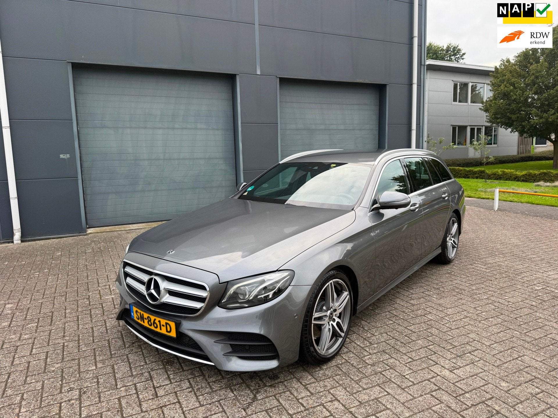Mercedes-Benz E-klasse Estate 220 d Business Solution AMG 20, Achterwielaandrijving, Gebruikt, Automatische klimaatregeling, Origineel Nederlands