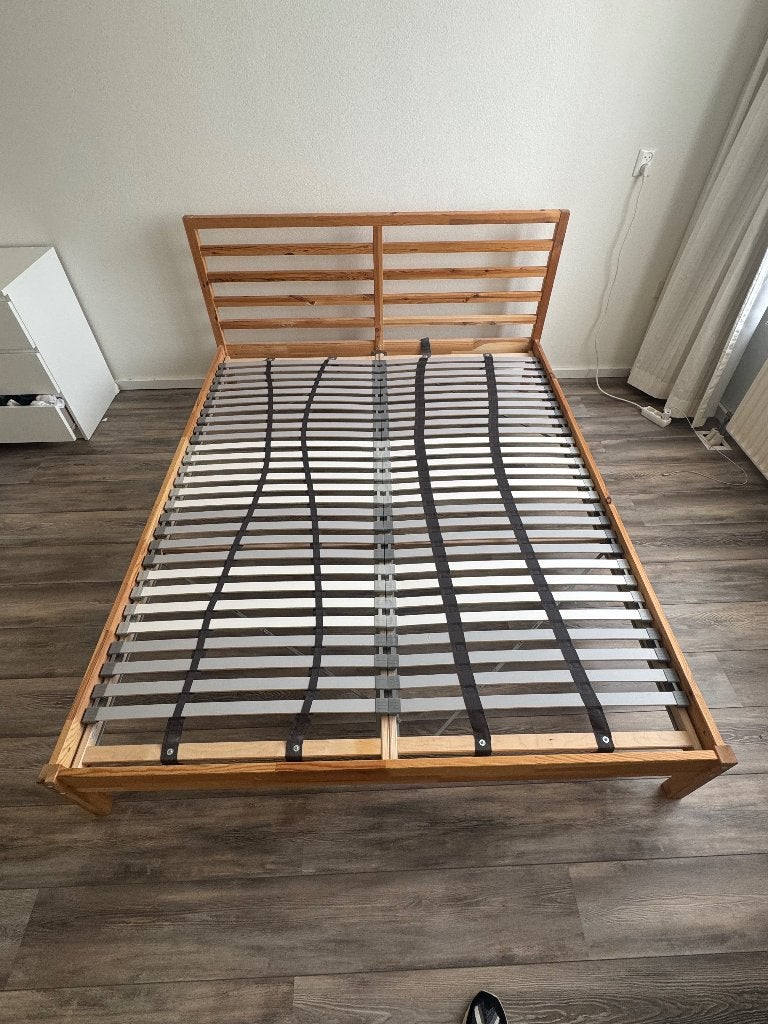 IKEA Tarva Bedframe + lattenbodems, Ophalen, Bruin, Tweepersoons, Zo goed als nieuw