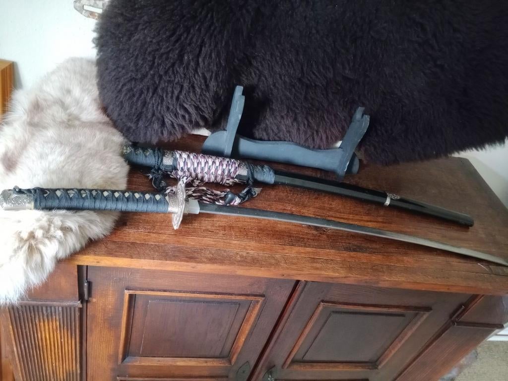 Tachi zwaard met standaard, cosplay of decoratief gebruik, Antiek en Kunst, Ophalen
