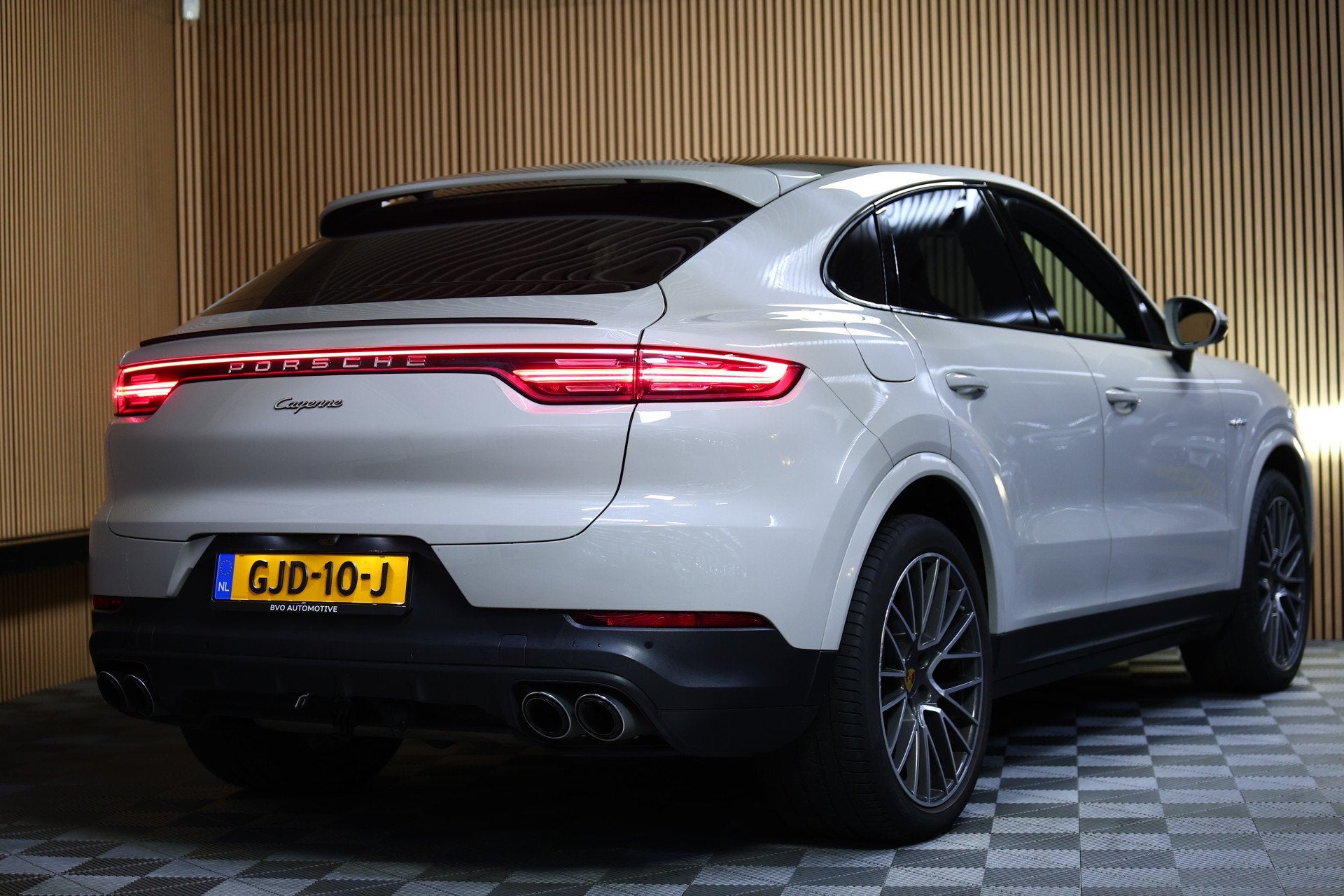 Porsche Cayenne Coupé 3.0 E-Hybrid KRIJT NAVI CAMERA TREKHA, Auto's, Porsche, Automaat, Cayenne, 14 kWh, Euro 6