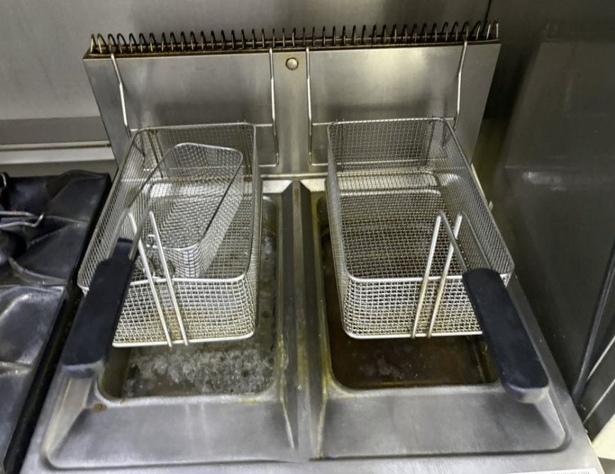Komel dubbele gasfriteuse RVS met onderkast horeca, 4 liter of meer, Ophalen, Gebruikt, Duo-friteuse