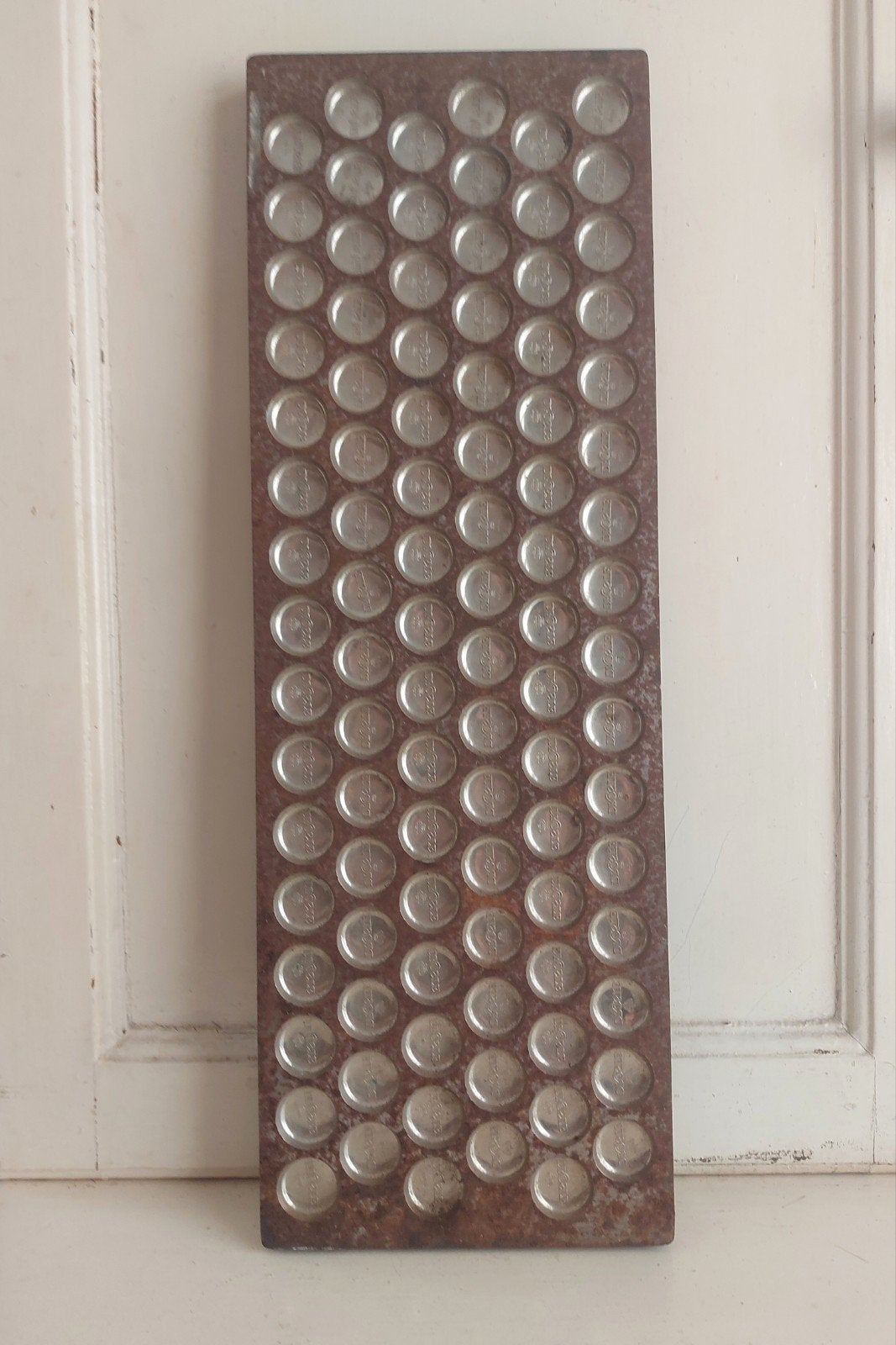 Antieke ijzeren mal voor Droste chocolade pastilles, Antiek en Kunst, Ophalen of Verzenden