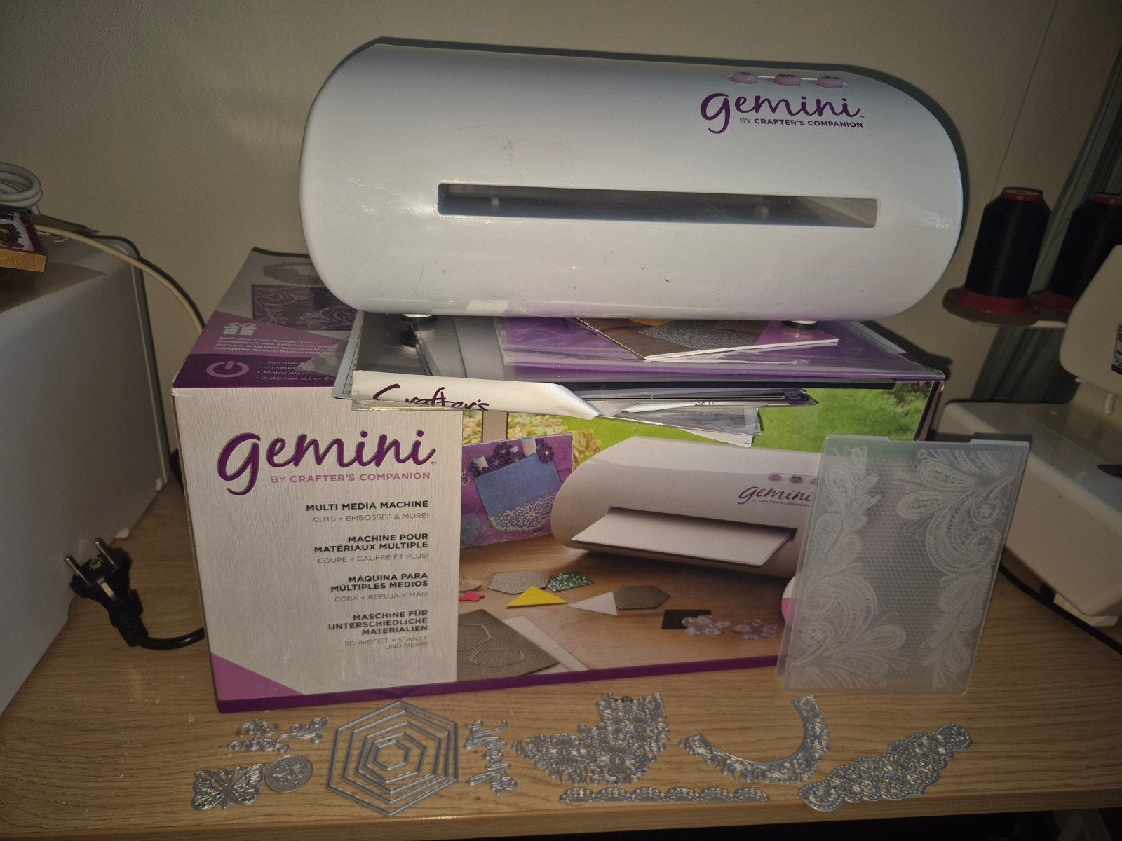Gemini By crafter's companion A4 Stans- en Embossingmachine, Ophalen of Verzenden, Zo goed als nieuw, Kunststof, Machine