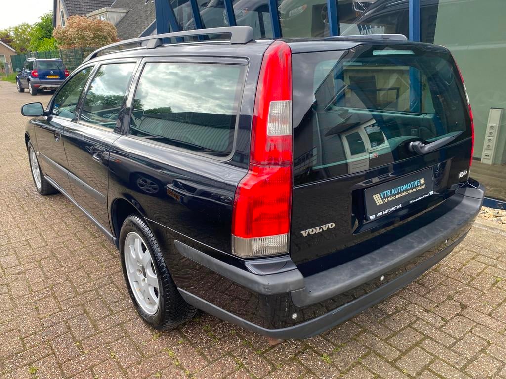 Volvo V70 2.5 T Comfort Line AWD Automaat 210PK, Automaat, Gebruikt, Zwart, Vierwielaandrijving