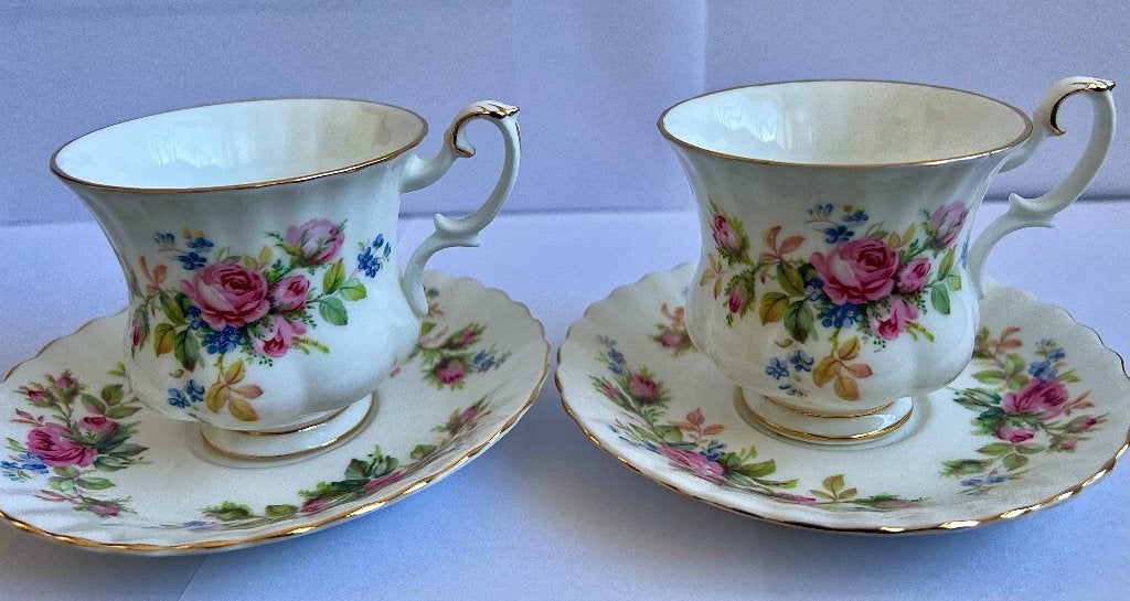 Set van 2 Royal Albert kop en schotels Moss Rose, Ophalen, Nieuw, Porselein, Kop en/of schotel