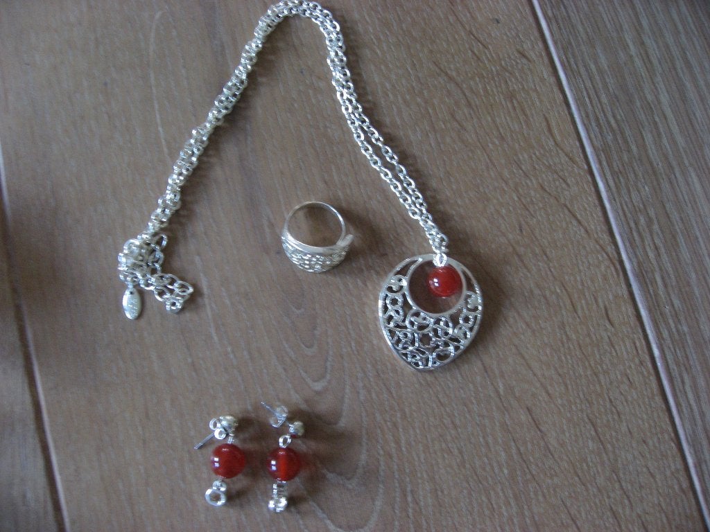 mooie nieuwe vintage sieraden set met rode agaten, 4-delig, Overige materialen, Verzenden, Nieuw, Verstelbaar