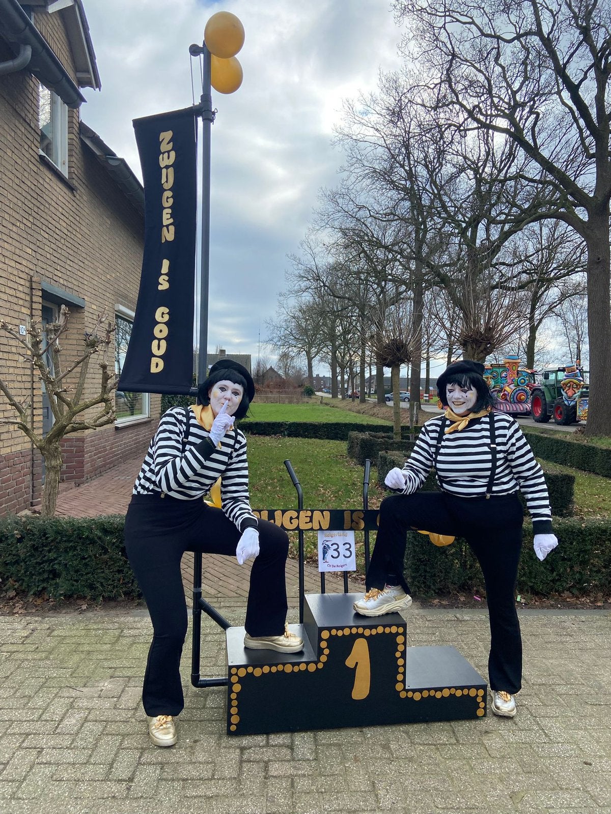 Carnaval loopgroep, Ophalen, Gedragen, Carnaval, Accessoires