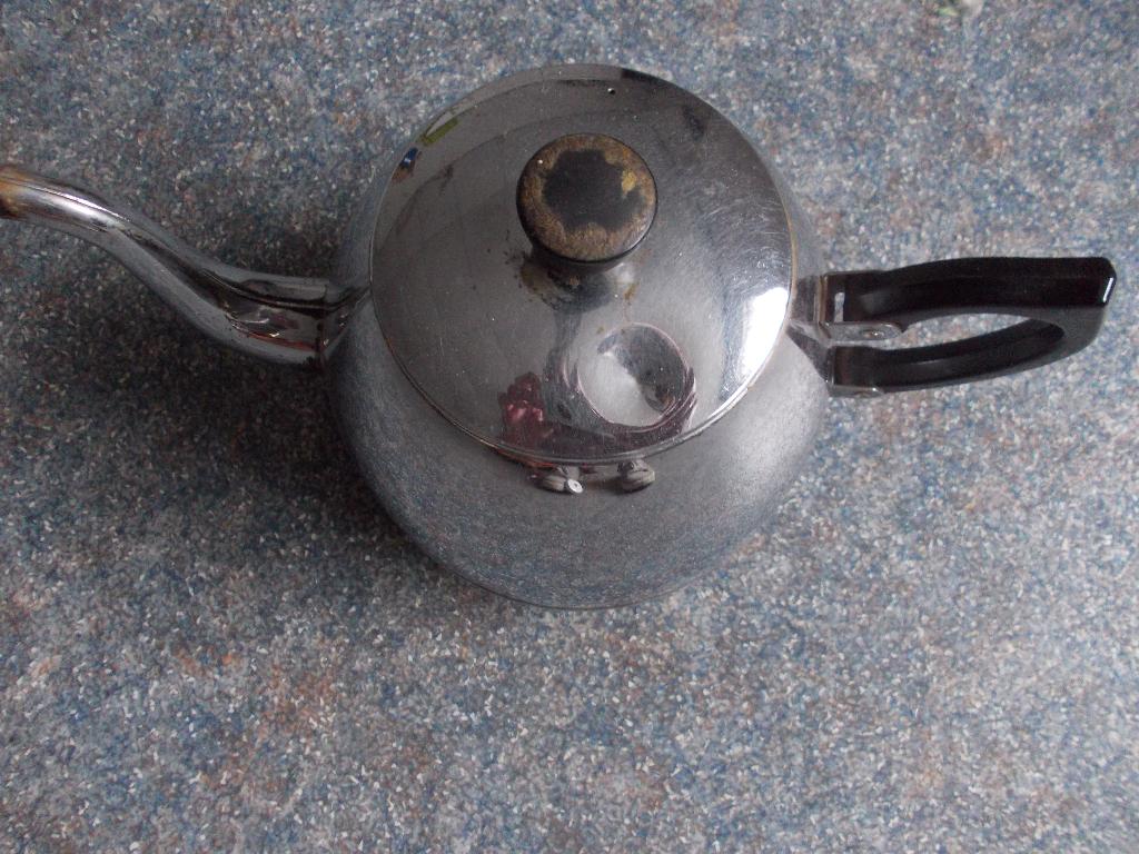 Vintage/Oude ijzeren theepot, leuk model., Huis en Inrichting, Keuken | Potten en Pannen, Ophalen, Gebruikt, Rvs, Overige typen