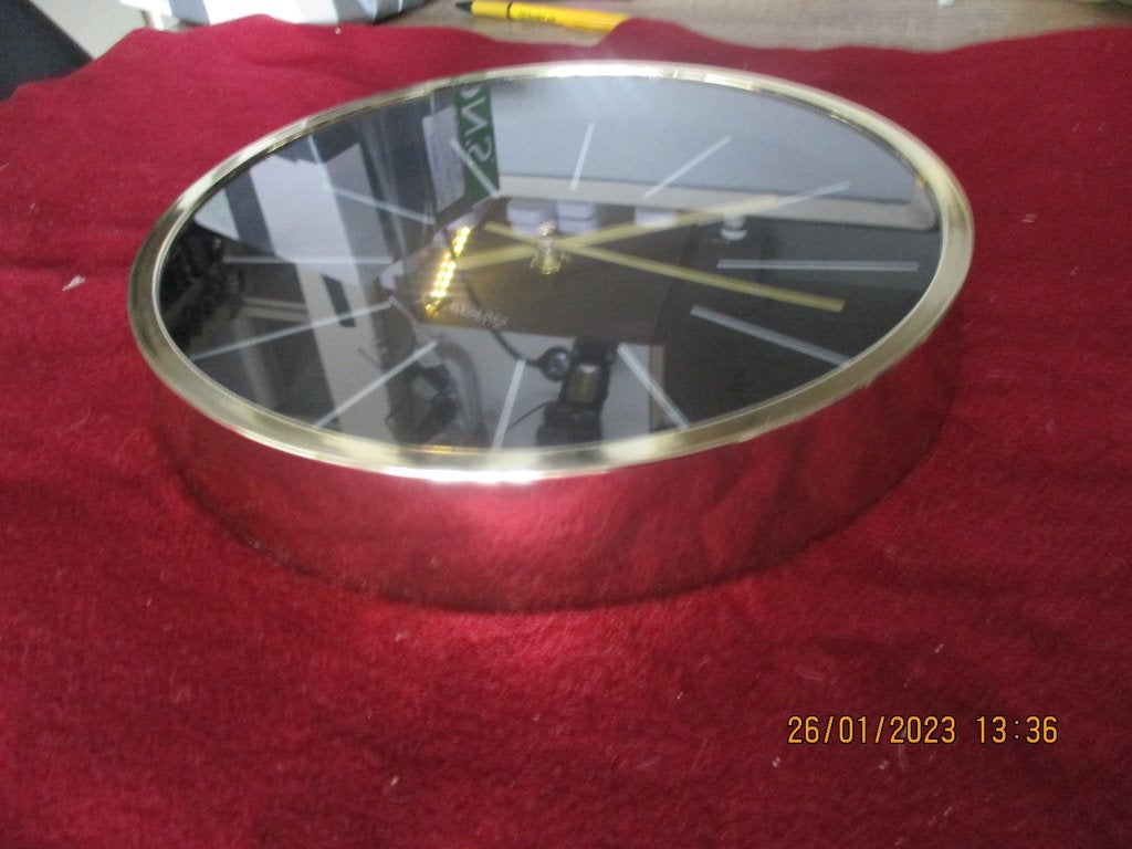mooie ronde hangklok 27cm diameter goud en zilverkleur, Ophalen, Goud, Wandklok, Analoog