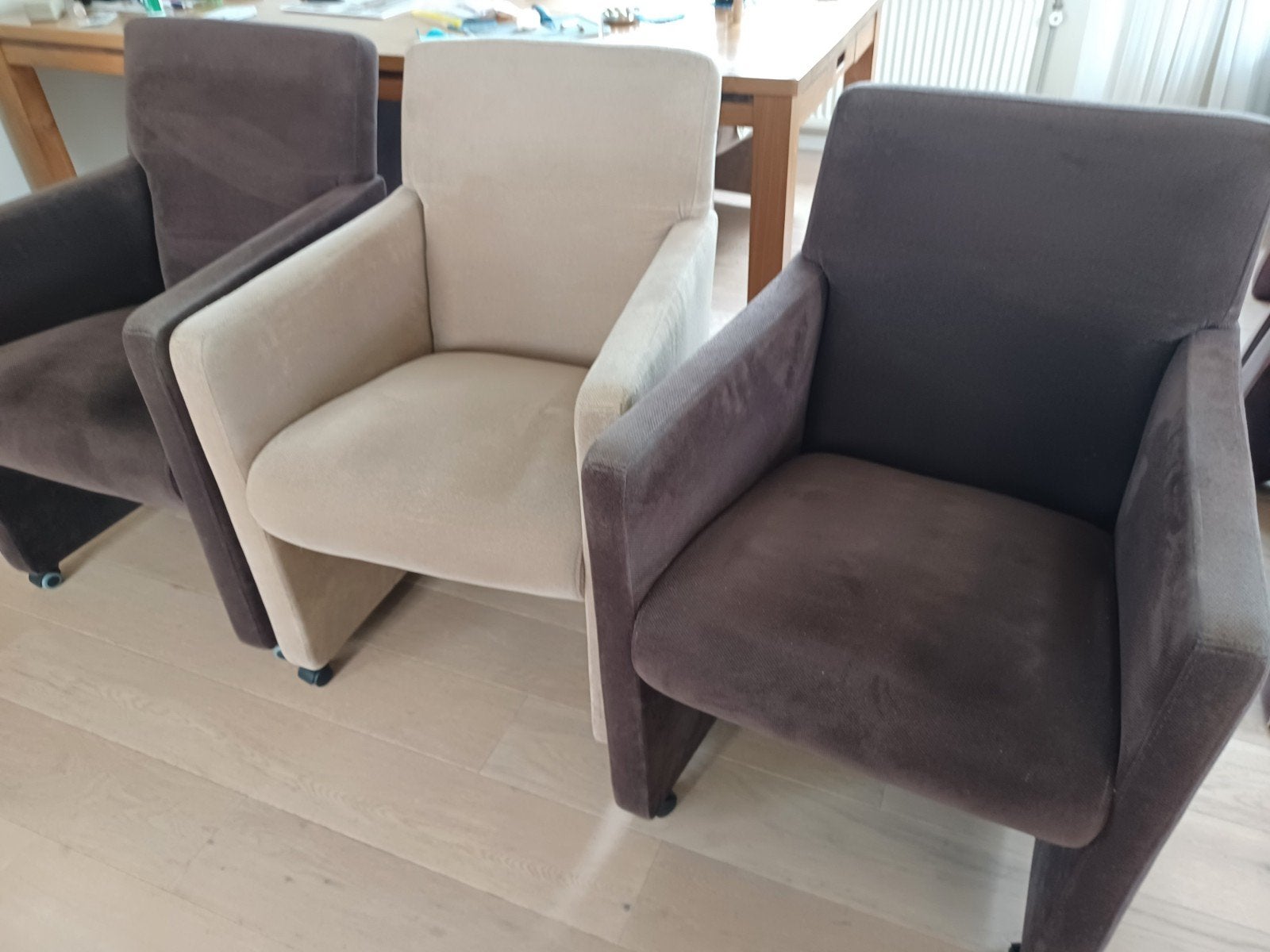 6 stoelen  en 1 bank, Huis en Inrichting, Gebruikt, Bruin, Ophalen of Verzenden, Stof