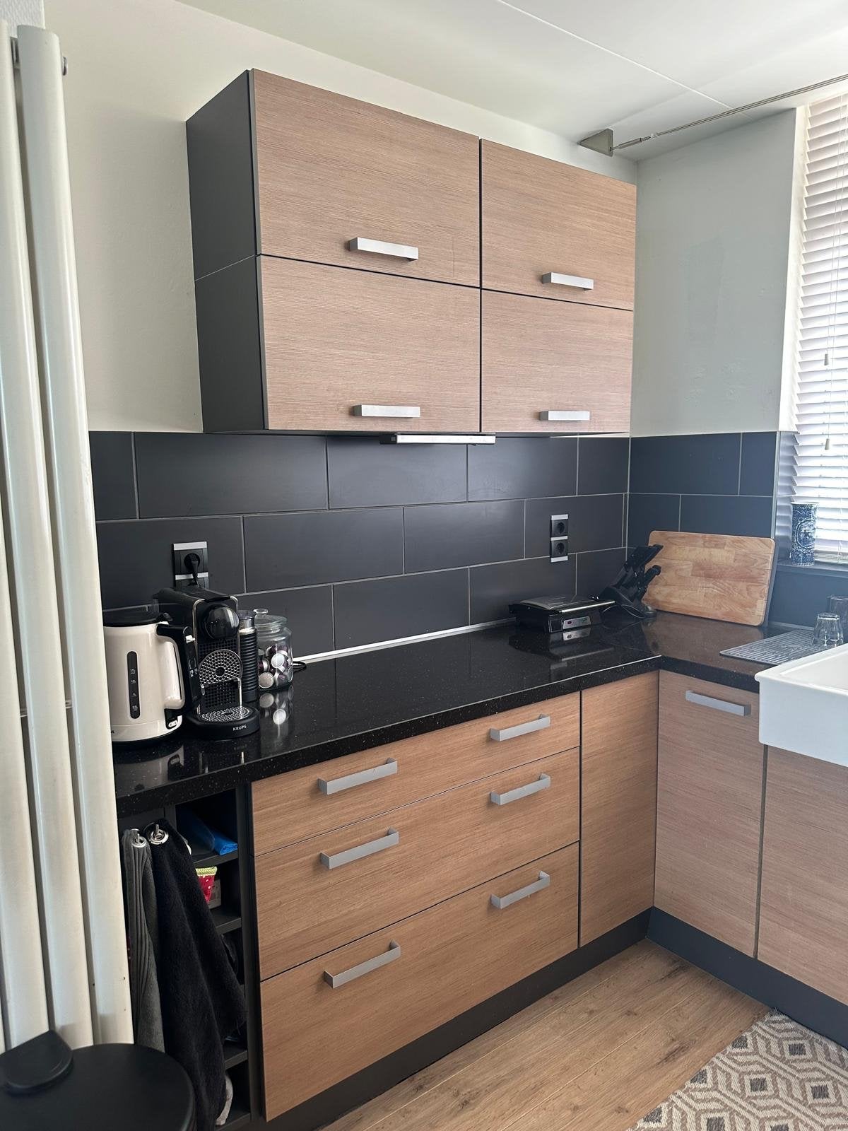 Complete keuken met inbouwapparatuur en stenen werkblad, Ophalen, Gebruikt, Bruin, Hoekkeuken