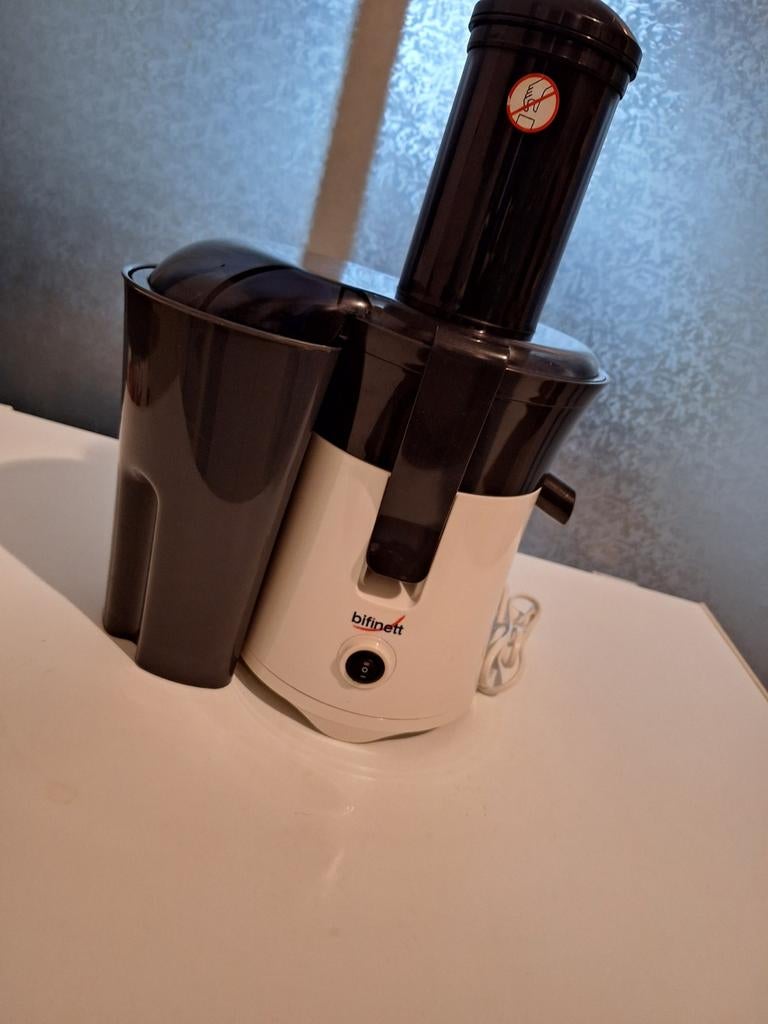 Juicer en

Zie ook andere advertenties, Witgoed en Apparatuur, Juicers, Ophalen of Verzenden