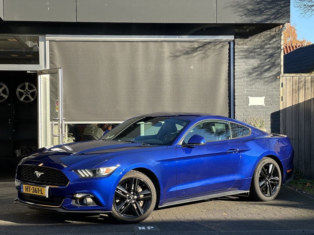 Ford Mustang Fastback 2.3 EcoBoost ZOMERDEAL VAN €29995 NA, Auto's, Ford, 13 km/l, Gebruikt, Euro 6, 2261 cc