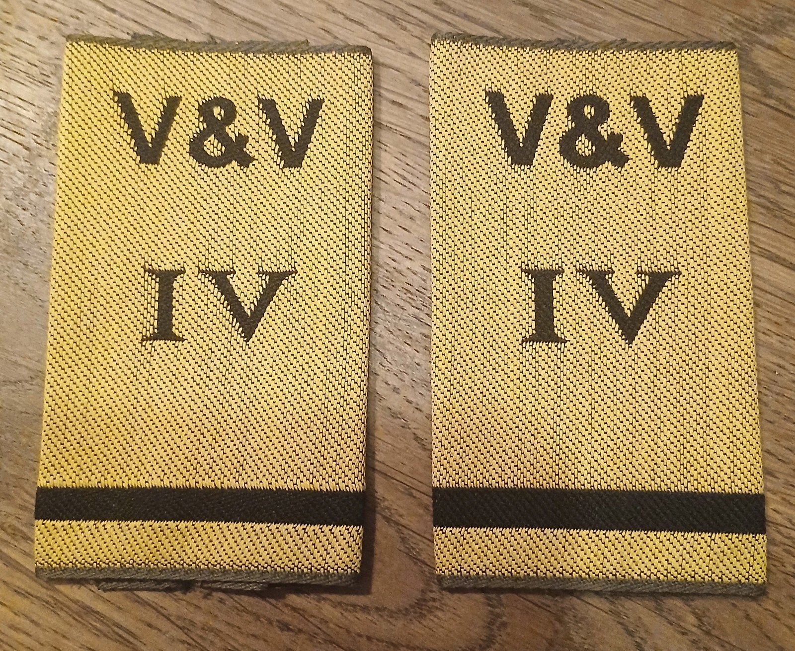 VeVa V&V IV Emblemen - Militair, Verzamelen, Ophalen of Verzenden, Overige soorten, Nederland, Embleem of Badge