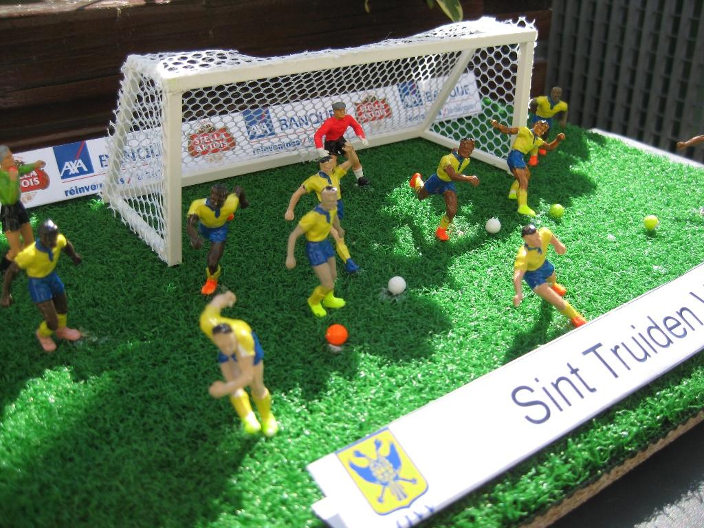 SINT TRUIDEN, Verzenden, Nieuw, Buitenlandse clubs