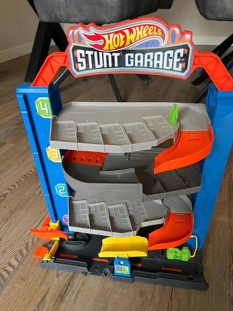 Hot Wheels Stunt Garage - Compacte Parkeergarage, Kinderen en Baby's, Speelgoed | Speelgoedvoertuigen, Ophalen of Verzenden, Gebruikt