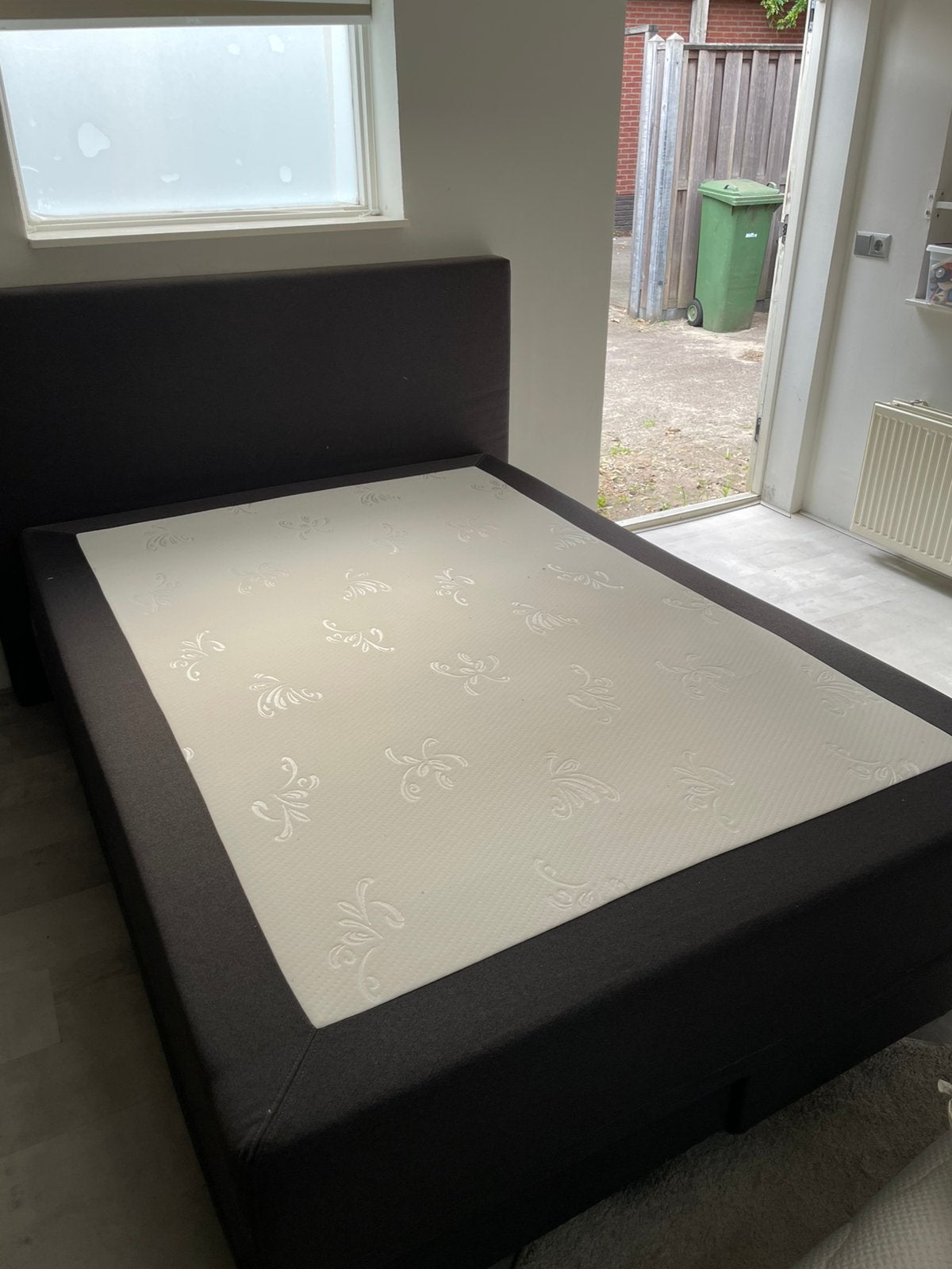 Swiss Sense boxspring, Ophalen, Gebruikt, Zwart, 140 cm