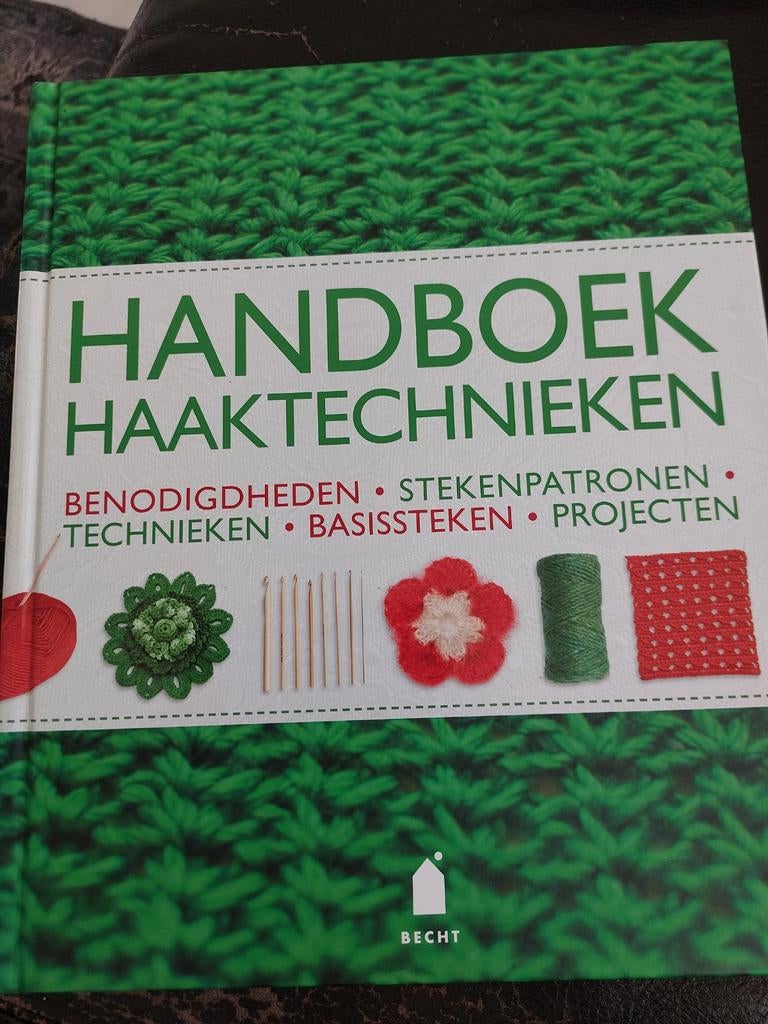 Handboek Haaktechnieken - Compleet naslagwerk, Ophalen of Verzenden, Zo goed als nieuw, Haken, Patroon of Boek