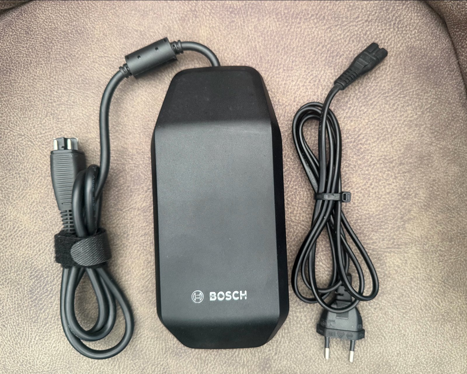 Bosch Smart Acculader BPC3400 4A - Zo goed als nieuw, Fietsen en Brommers, Verzenden, Zo goed als nieuw