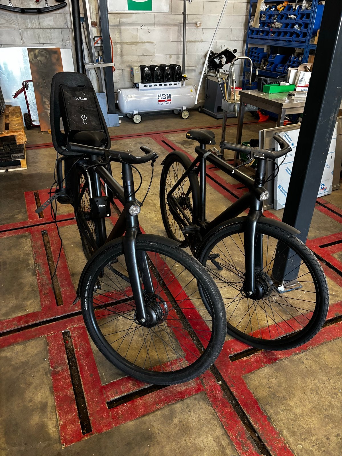 Twee VanMoof S3 e-bikes met kinderzitje, Gebruikt, Versnellingen, 57 tot 61 cm, Schijfrem