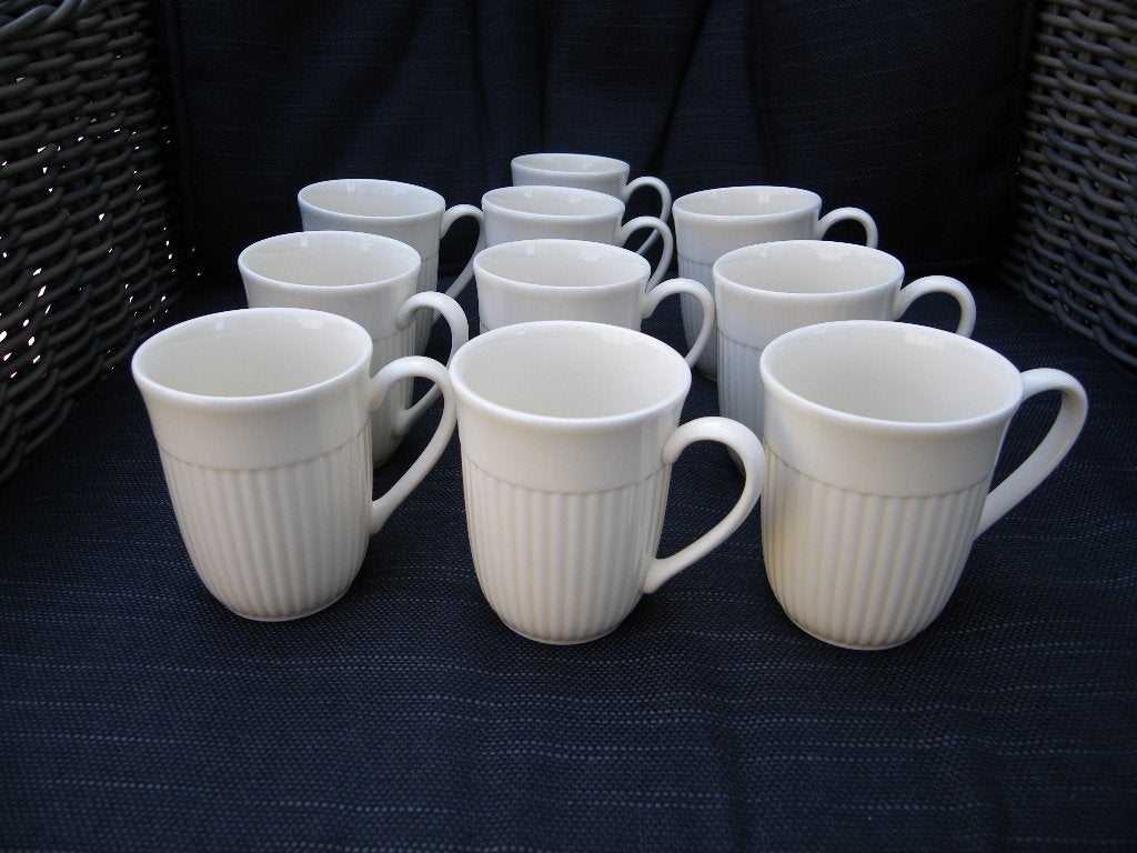 Wedgwood EDME  Grote hoge mokken/bekers 10½ cm hoog, Huis en Inrichting, Keuken | Servies, Zo goed als nieuw, Mok, Ophalen of Verzenden