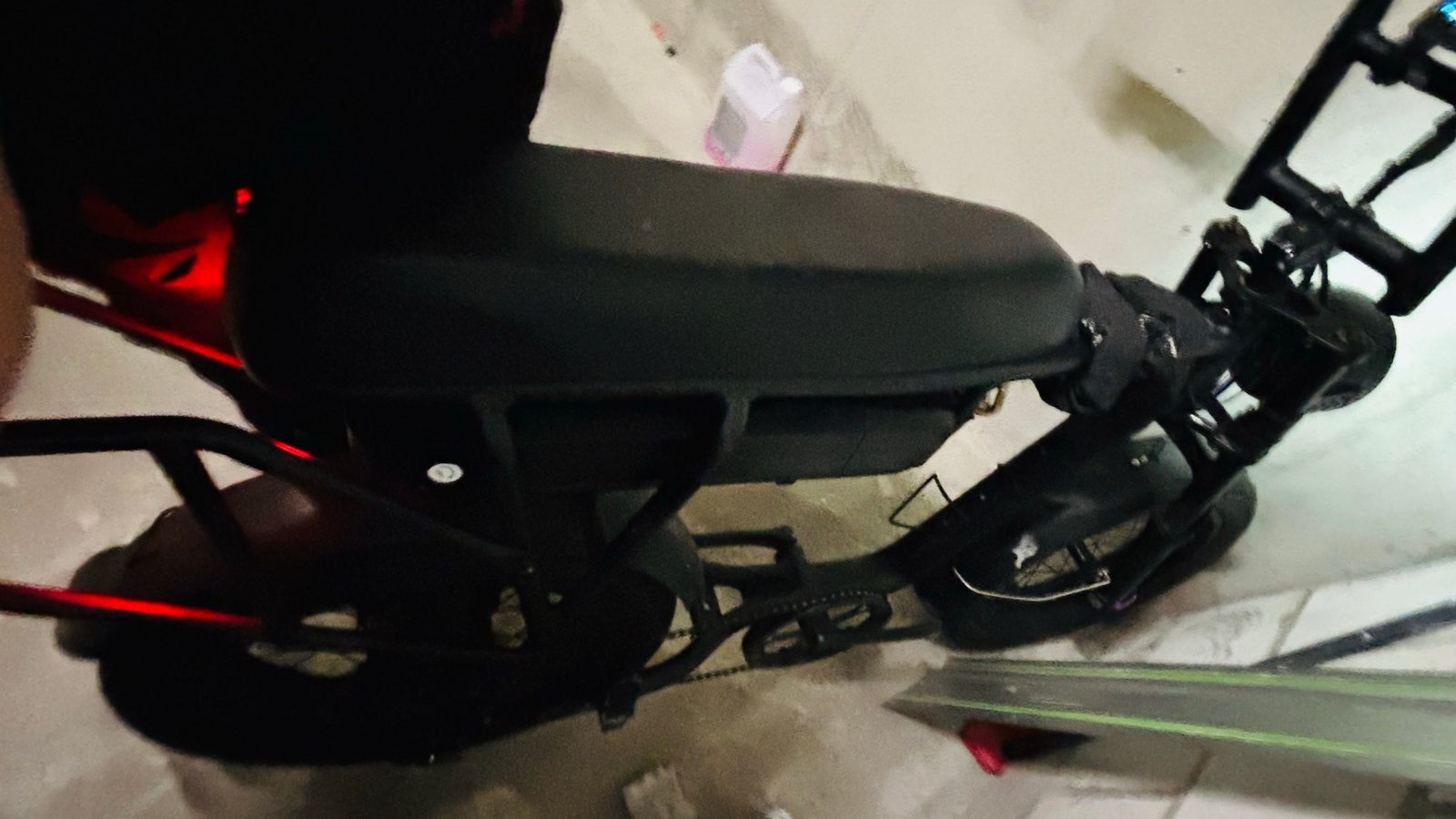 Model T6 E-bike - Geen pedalen, achterrem defect, Fietsen en Brommers, Elektrische fietsen, Ophalen, Gebruikt, Overige merken