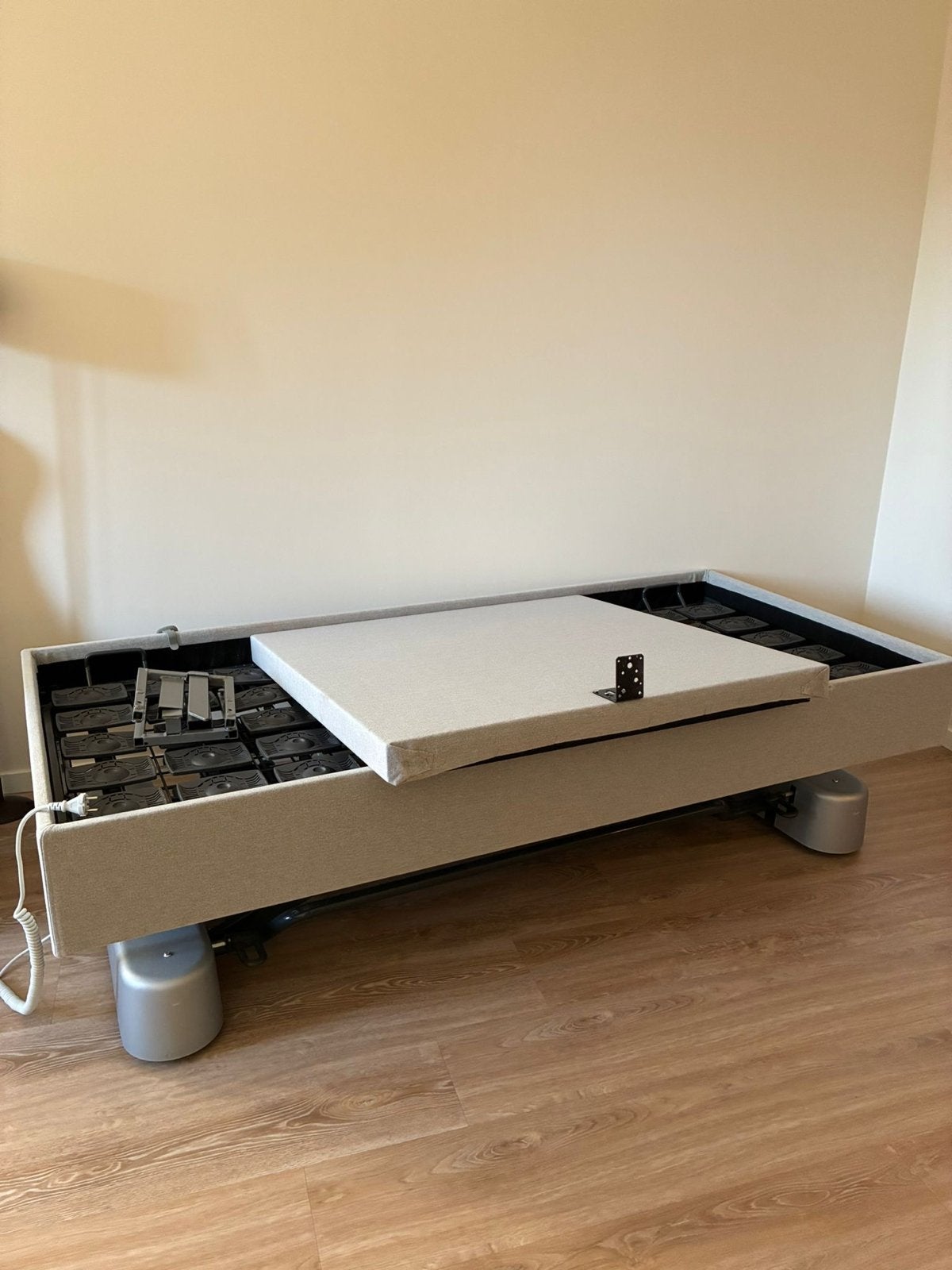 Medipoint Deron Volledig Elektrisch Verstelbaar Bed, Ophalen, Overige materialen, Verstelbaar, 90 cm