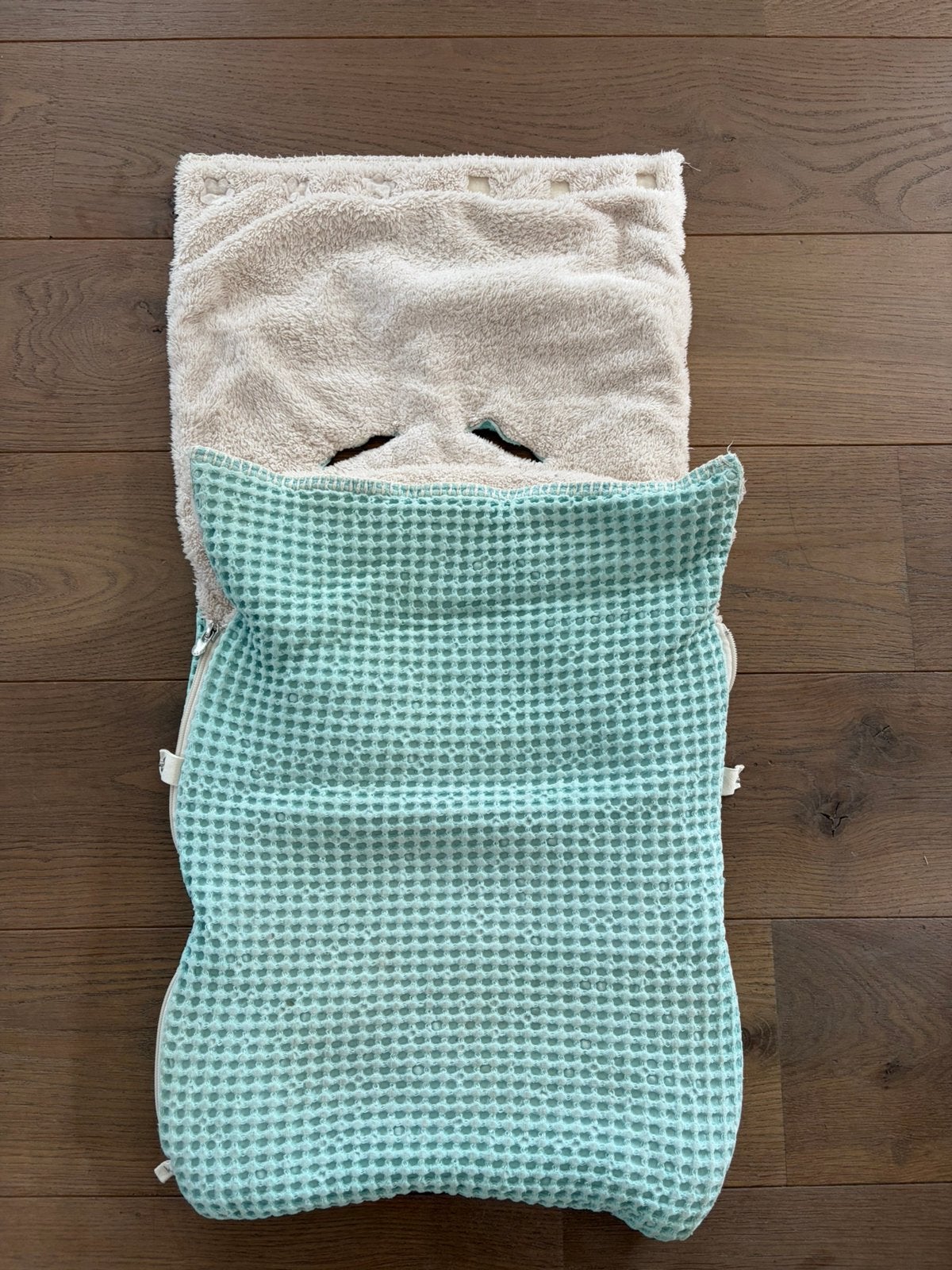 Mooie Maxicosi voetenzak Koeka Mint te koop!, Koeka, Ophalen of Verzenden, Zo goed als nieuw, Voetenzak