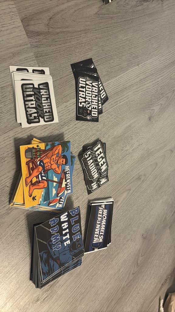 Heerenveen stickers, Ophalen, Zo goed als nieuw